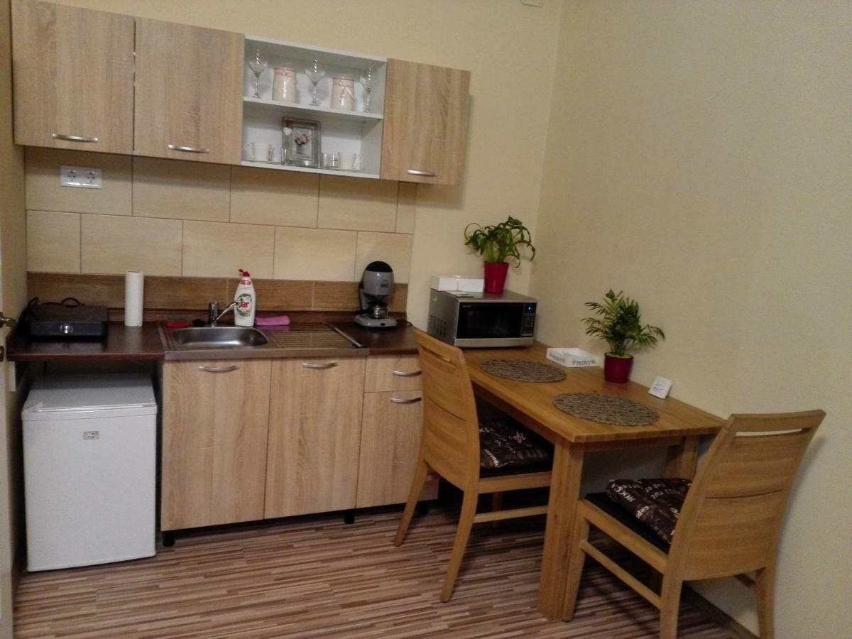 Kerekvar Apartman Gyula Exteriör bild